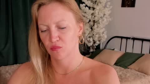 sugamomy online show from 15, 9, 2025