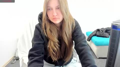 Snapshot of sugar_bunny_girl chatting on 27, 10, 2025 Ariana online show from 27, 10, 2025