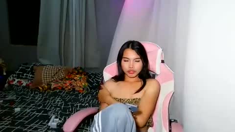 sugar_holly96 online show from 27, 5, 2026