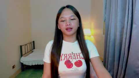 Snapshot of sugar_munch chatting on 5, 3, 2025 Cheska online show from 5, 3, 2025