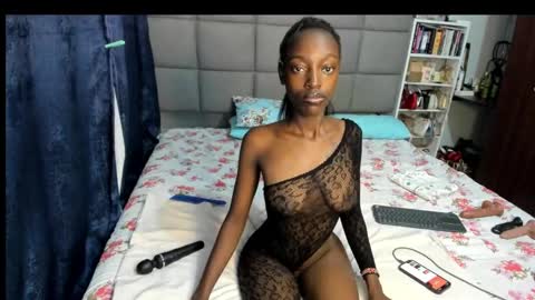 suhaila_suu online show from 6, 1, 2025