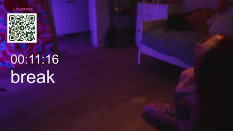 Snapshot of suk_ki chatting on 29, 10, 2025 Lika ginger  Jessy blond   online show from 29, 10, 2025