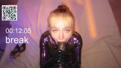Snapshot of suk_ki chatting on 2, 2, 2026 Lika ginger Jessy blond online show from 2, 2, 2026