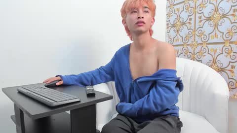 Snapshot of sukmiboy chatting on 25, 10, 2025 LEO online show from 25, 10, 2025