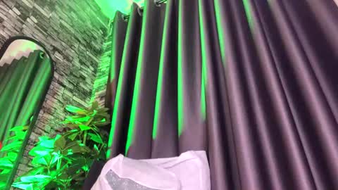 Snapshot of sultryaura chatting on 1, 7, 2026 maskedtemptress online show from 1, 7, 2026