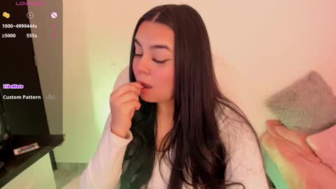 Snapshot of sumersunsett chatting on 4, 2, 2026 sumersunsett online show from 4, 2, 2026