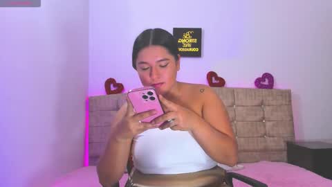 Snapshot of summer_girls01 chatting on 5, 10, 2025 summer_girls01 online show from 5, 10, 2025