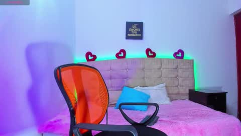 Snapshot of summer_girls01 chatting on 9, 10, 2025 summer_girls01 online show from 9, 10, 2025