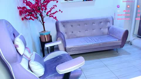 Snapshot of summer_miller chatting on 5, 11, 2025 summer_miller online show from 5, 11, 2025