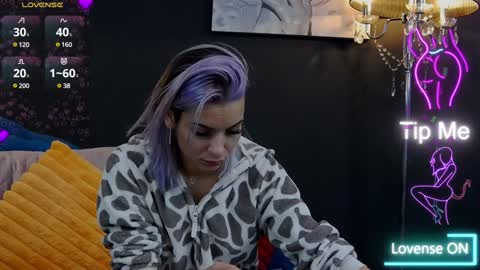 Snapshot of summer_quinn_ chatting on 8, 2, 2025 Deea online show from 8, 2, 2025