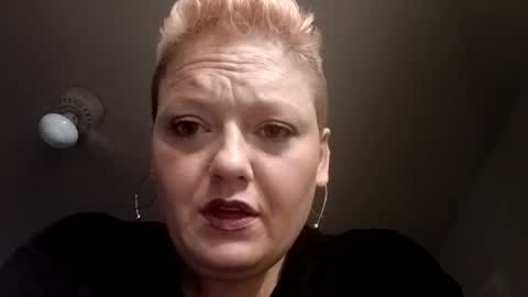 Summer Divine online show from 27, 1, 2025