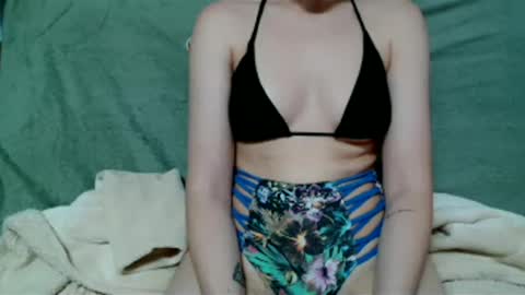 Snapshot of summerrrrrrrrr chatting on 6, 10, 2025 The real sugar baby Sam Summer online show from 6, 10, 2025