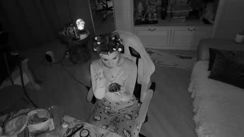 Miss Nelly online show from 15, 2, 2025