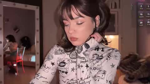 Miss Nelly online show from 8, 9, 2025