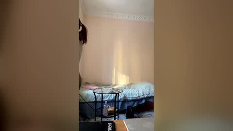 Olivia online show from 4, 3, 2026