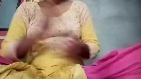 Snapshot of sunali_jain03 chatting on 7, 4, 2026 sunali_jain03 online show from 7, 4, 2026