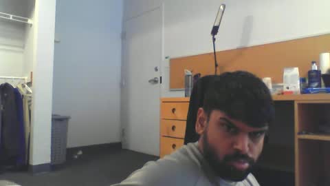Snapshot of sundoog chatting on 4, 3, 2025 Sundoog online show from 4, 3, 2025