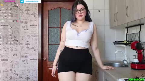 Snapshot of sunflower0907 chatting on 18, 2, 2025 Tina. Im topless model online show from 18, 2, 2025