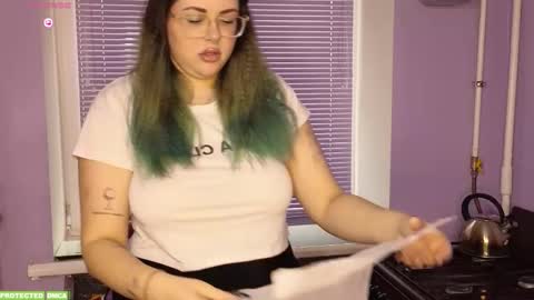 Tina. Im topless model  online show from 5, 11, 2025