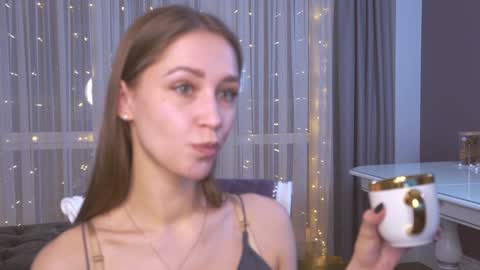 Snapshot of sunnblissett chatting on 2, 2, 2025 Kate online show from 2, 2, 2025