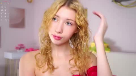 Snapshot of sunnmoonn chatting on 14, 2, 2026 Lily online show from 14, 2, 2026