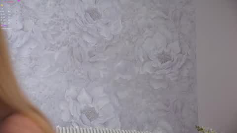 Lily online show from 10, 5, 2026
