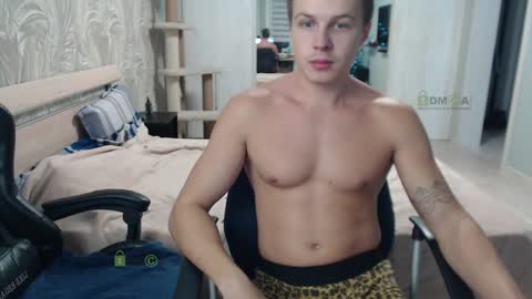 Snapshot of sunny1girl chatting on 29, 12, 2024 Alice and Sergey online show from 29, 12, 2024
