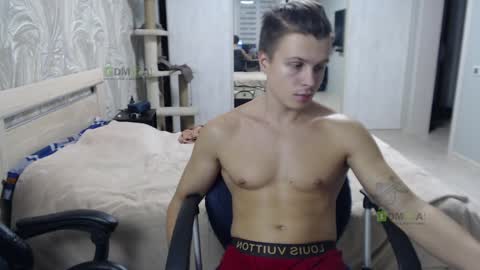 Snapshot of sunny1girl chatting on 8, 1, 2025 Alice and Sergey online show from 8, 1, 2025