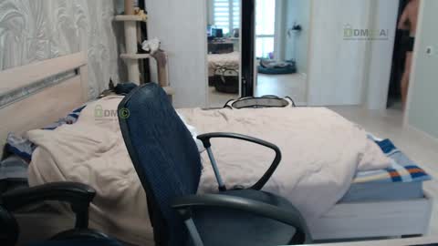 Snapshot of sunny1girl chatting on 11, 1, 2025 Alice and Sergey online show from 11, 1, 2025