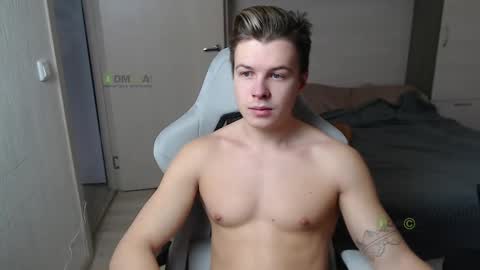 Snapshot of sunny1girl chatting on 10, 3, 2025 Alice and Sergey online show from 10, 3, 2025
