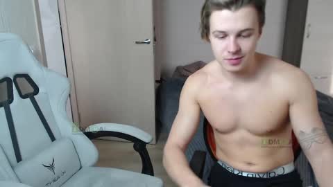 Snapshot of sunny1girl chatting on 11, 3, 2025 Alice and Sergey online show from 11, 3, 2025