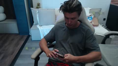 Snapshot of sunny1girl chatting on 30, 9, 2025 Alice and Sergey online show from 30, 9, 2025