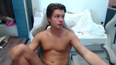 Snapshot of sunny1girl chatting on 12, 10, 2025 Alice and Sergey online show from 12, 10, 2025