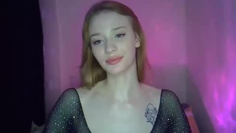 sunny__fox online show from 8, 3, 2025