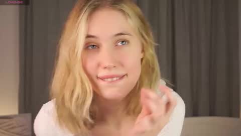 Snapshot of sunnybish chatting on 4, 10, 2025 Keeley online show from 4, 10, 2025