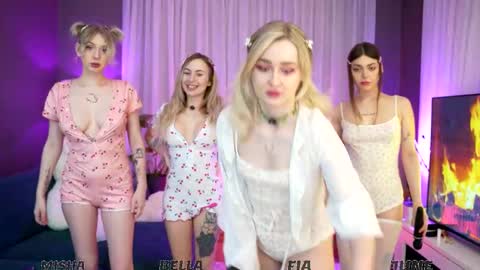 Snapshot of sunnyfia chatting on 10, 2, 2025 Fia - TG - Mia - Alice - online show from 10, 2, 2025