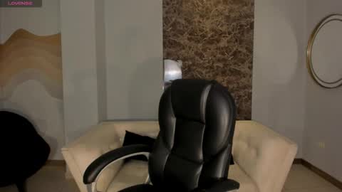 Snapshot of sunnyrivers_ chatting on 22, 11, 2025 Sunny Rivers online show from 22, 11, 2025