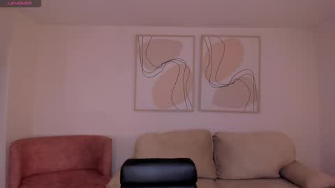 Snapshot of sunnyrivers_ chatting on 7, 2, 2026 Sunny Rivers online show from 7, 2, 2026