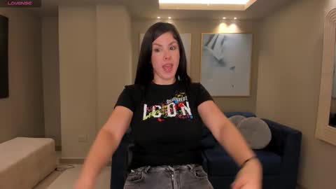 Snapshot of sunnyrivers_ chatting on 11, 2, 2026 Sunny Rivers online show from 11, 2, 2026