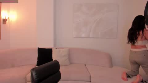 Snapshot of sunnyrivers_ chatting on 4, 3, 2026 Sunny Rivers online show from 4, 3, 2026