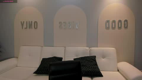 Sunny Rivers online show from 9, 5, 2026