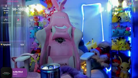     RAVENCLAU GIRL  online show from 13, 12, 2024