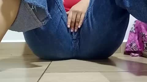 Snapshot of sunshine_days chatting on 18, 12, 2025 Annie online show from 18, 12, 2025