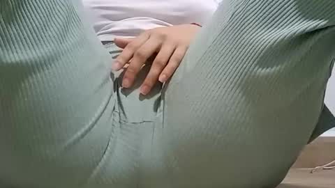 Snapshot of sunshine_days chatting on 9, 1, 2026 Annie online show from 9, 1, 2026