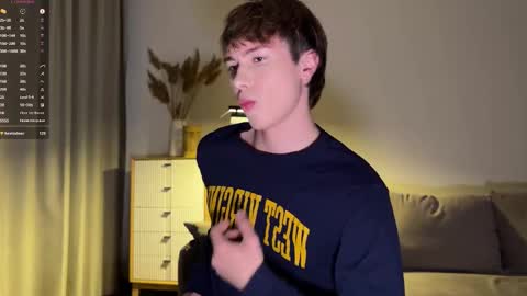 Snapshot of sunshinealex chatting on 11, 10, 2025 sunshinealex online show from 11, 10, 2025