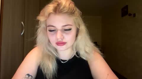 sunshinyflash online show from 4, 12, 2025