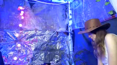 Snapshot of super_jony chatting on 17, 10, 2025 super jony and Marta GMT 1300-1800 every day online show from 17, 10, 2025