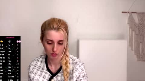Snapshot of super_peach_stream chatting on 9, 3, 2025 ANNApvt open full info in bio online show from 9, 3, 2025