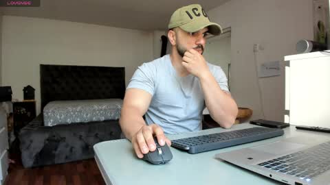 supermanboyxxl online show from 15, 4, 2026