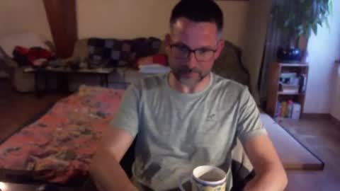 supersquirrel81 online show from 10, 4, 2026